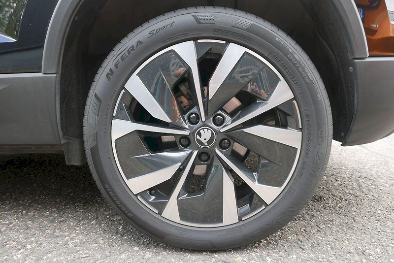 Škoda Karoq (2025) 1.5 TSI 110 kW DSG 7° Top Sele - fotka 25 z 29