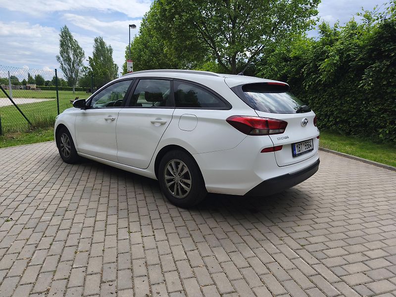 Hyundai i30 1.0 T -Gdi 88Kw Kombi - fotka 6 z 26