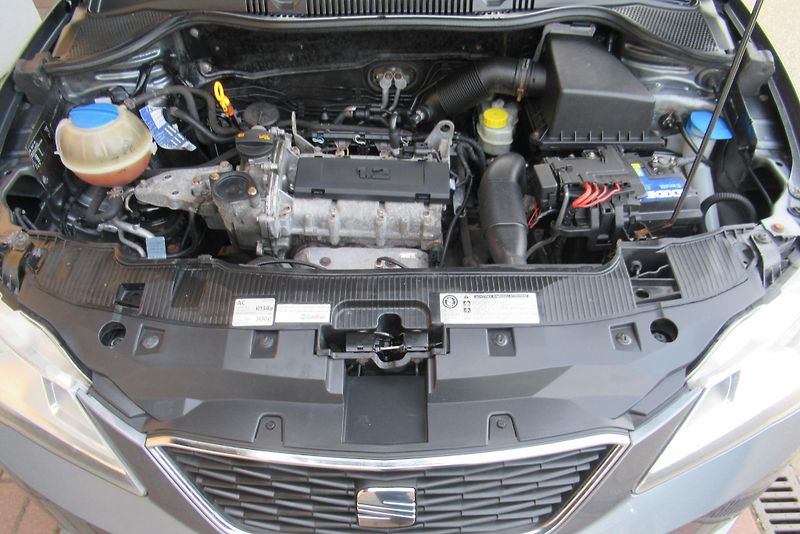 Seat Ibiza 1.2i  AUT. KLIMA TAŽNÉ - fotka 20 z 21