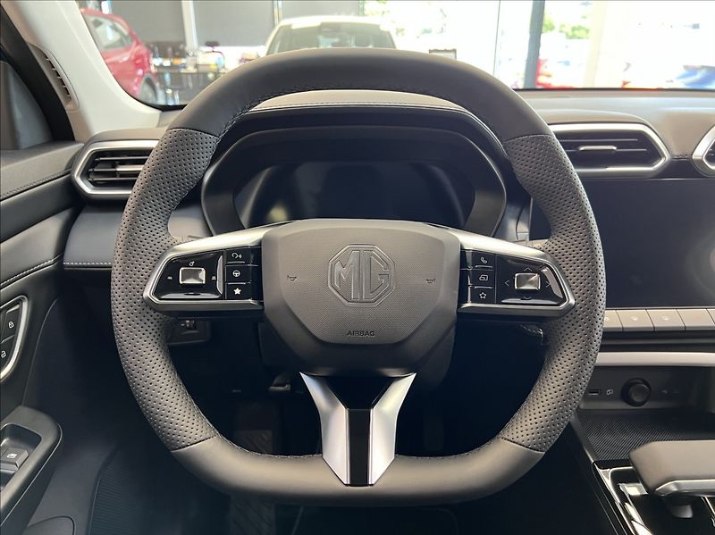 MG ZS (2025) 1.5 HYBRID+ Exclusive - fotka 9 z 13