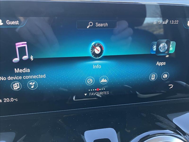 Mercedes-Benz Třídy B 1,3 Distronic Pano CarPlay - fotka 20 z 23