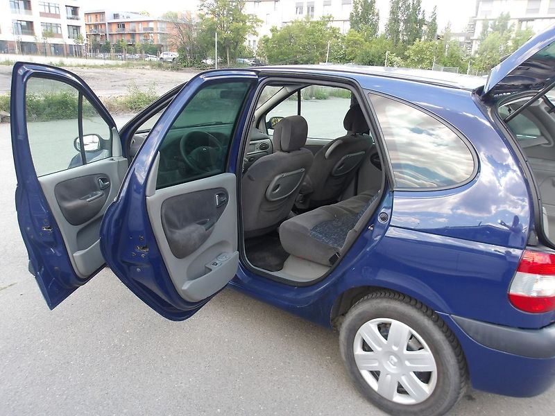 Renault Scénic 1,9DCi AUTOMAT !!! Serv.kn! - fotka 21 z 26