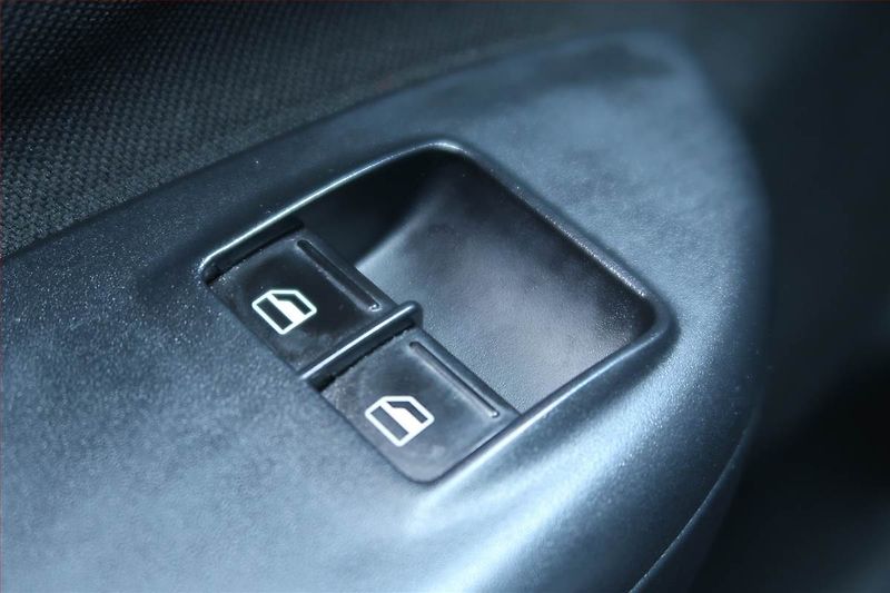 Škoda Octavia (2009) 1.6, Navi, Tempomat - fotka 15 z 17