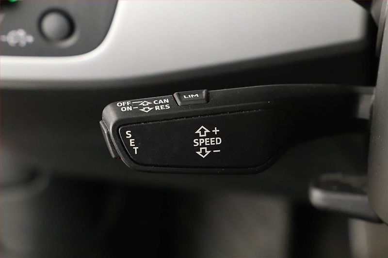 Audi A4 (2018) 2.0 TDI, 4X4, Navi, Bi-Xenony - fotka 18 z 20