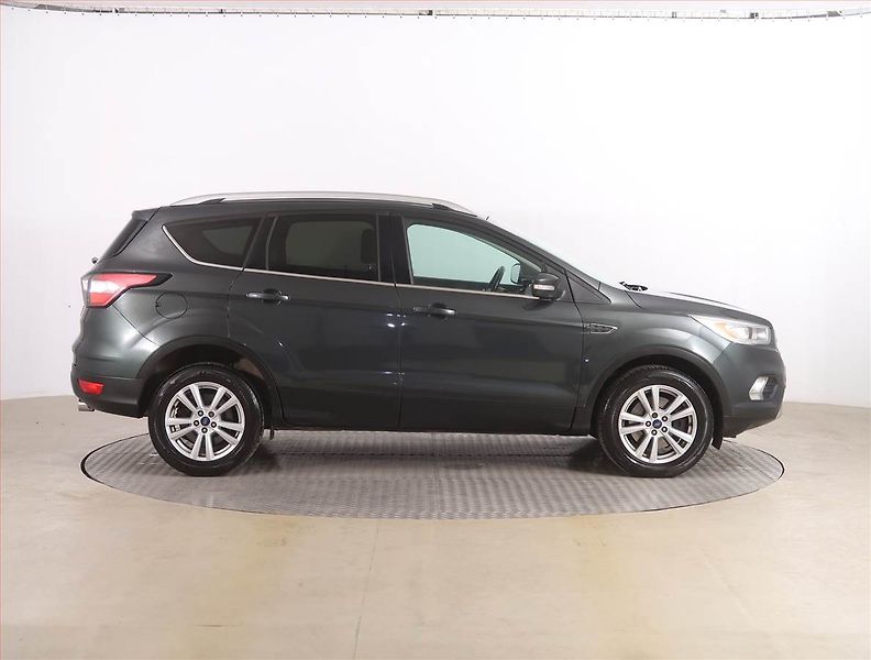 Ford Kuga (2016) 2.0 TDCi, 4X4, Navi, Tempomat - fotka 6 z 19