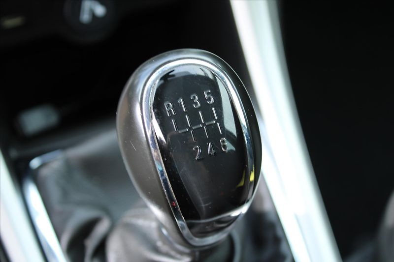 Opel Astra 1.4T 103kW SERVISNÍ KNIHA - fotka 19 z 25