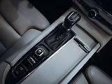 Volvo V90 D5 Momentum 173 kW AWD - náhled 24