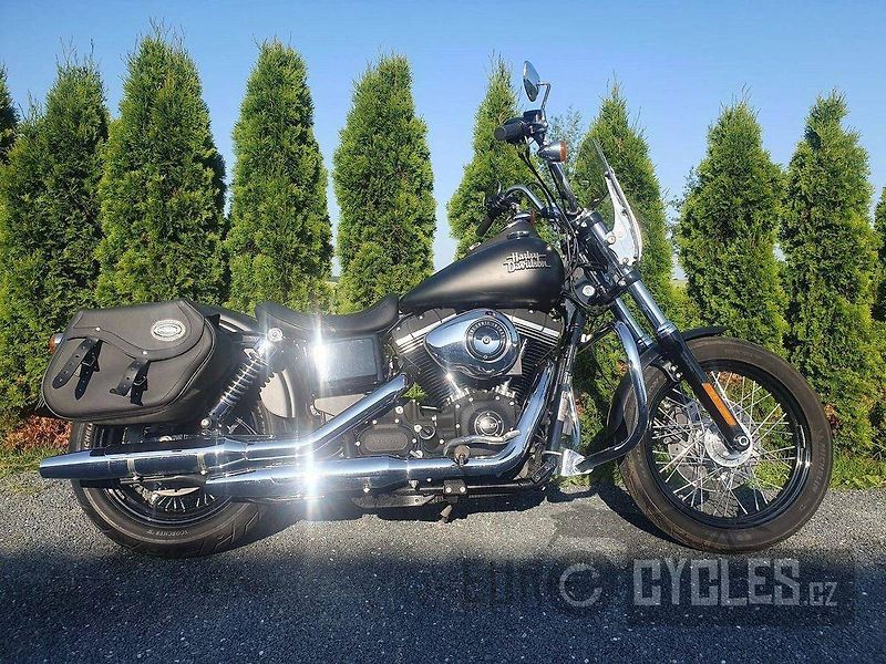 Harley-Davidson FXDB Dyna Street Bob (2014) - fotka 1 z 10