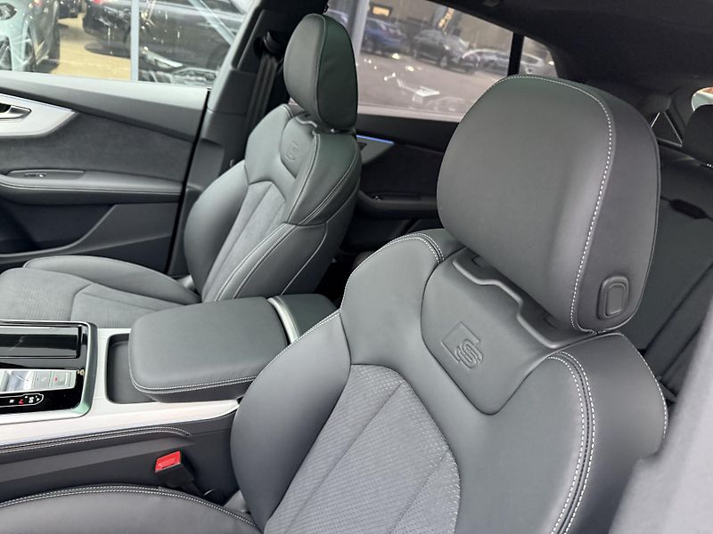Audi Q8 (2025) 50TDI 210kW OLED K360 PANORAMA - fotka 43 z 59