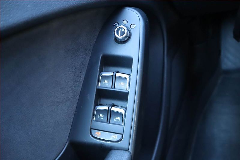 Audi A4 (2012) 3.0 TDI, 4X4, Automat - fotka 19 z 23