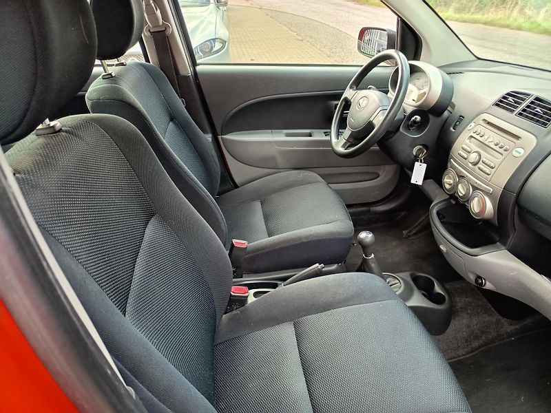 Subaru Justy (2009) 1.0 51kw - fotka 38 z 44