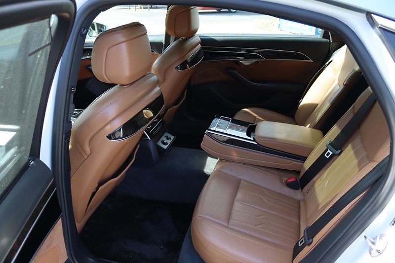 Audi A8 - fotka 45 z 68