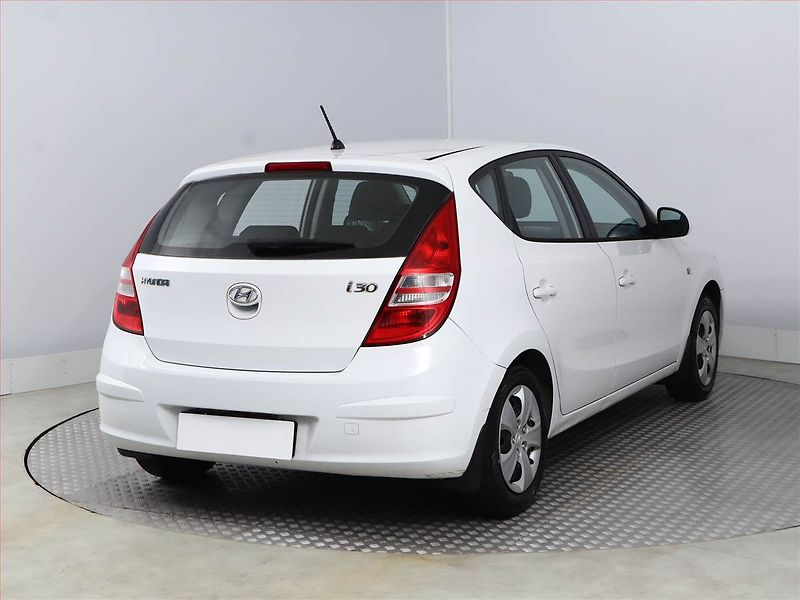 Hyundai i30 (2010) 1.4 CVVT, po STK, dobrý stav - fotka 5 z 13