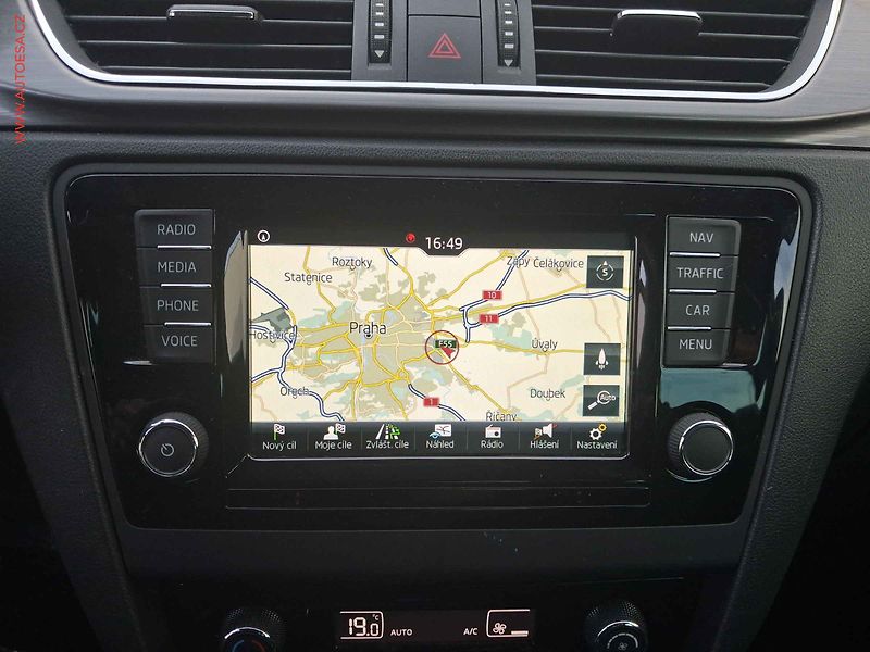 Škoda Rapid (2018) 1.0 TSi, Clever, TZ, bixenon - fotka 16 z 17