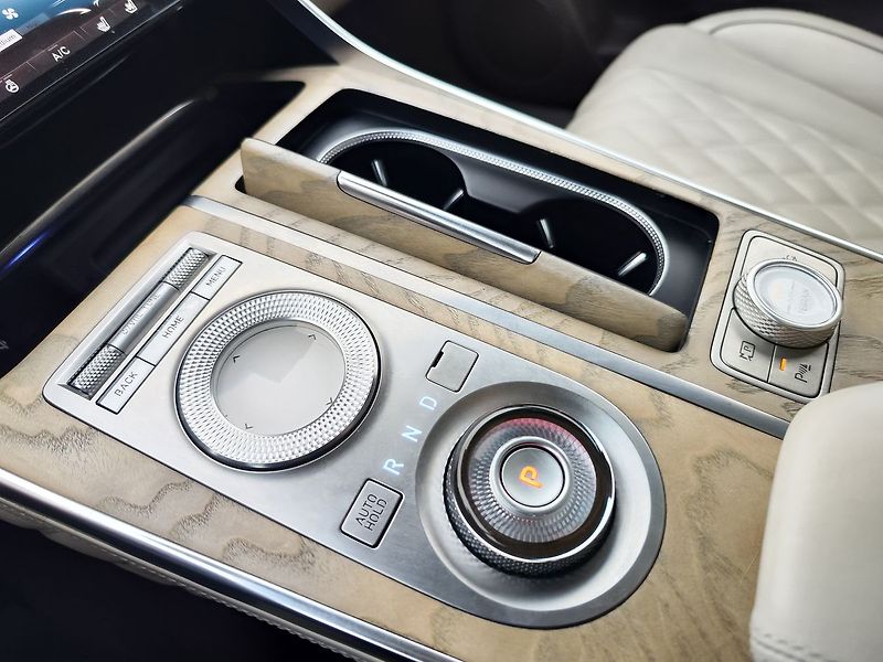 Genesis GV80 3.5 T V6/279kW Prestige DCT - fotka 30 z 43