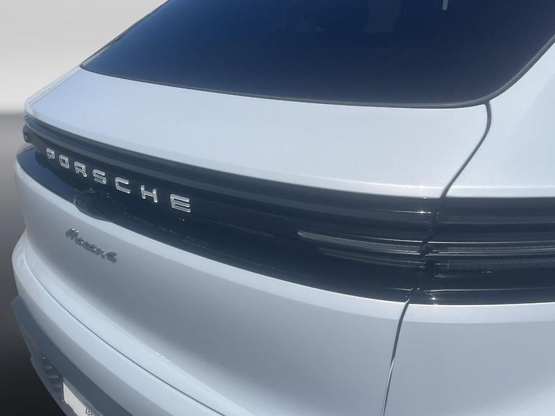 Porsche Macan 4 - fotka 10 z 24
