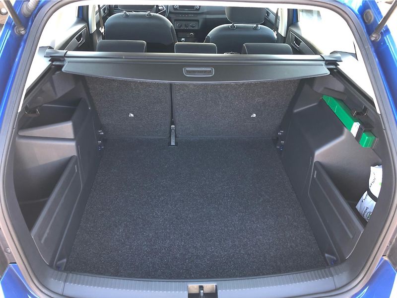 Škoda Fabia COMBI 1.0 TSi AMBITION - fotka 13 z 27