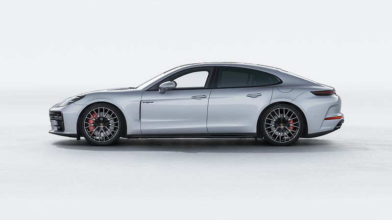Porsche Panamera (2026) 4S E-Hybrid - fotka 3 z 5