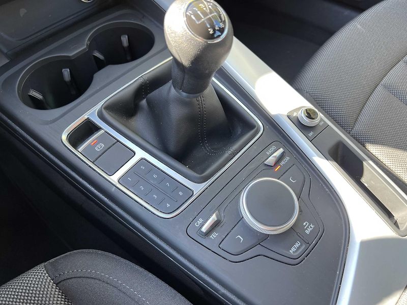 Audi A4 Avant 1.4 TSi 110 kW 56.000KM MR2018 - fotka 15 z 16