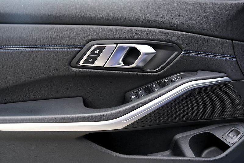 BMW Řada 3 320d xDrive Mpaket/Lasery/kůže - fotka 20 z 49