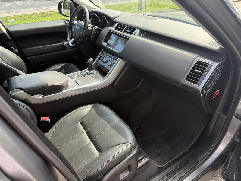 Land Rover Range Rover Sport 3,0 SE SDV6 - fotka 13 z 26