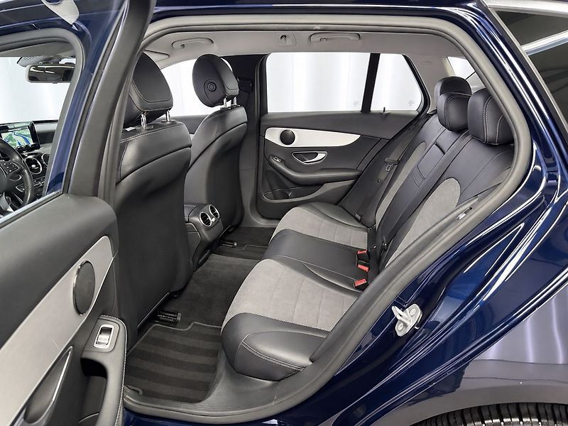 Mercedes-Benz Třídy C 4MATIC AVANTGARDE, LED, TEMPOM - fotka 11 z 25