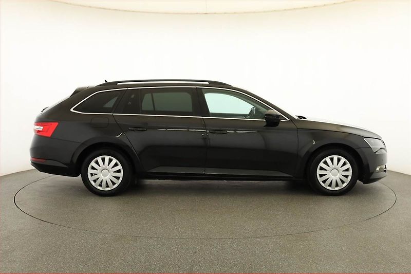 Škoda Superb (2017) 2.0 TDI, Automat, Navi - fotka 6 z 20
