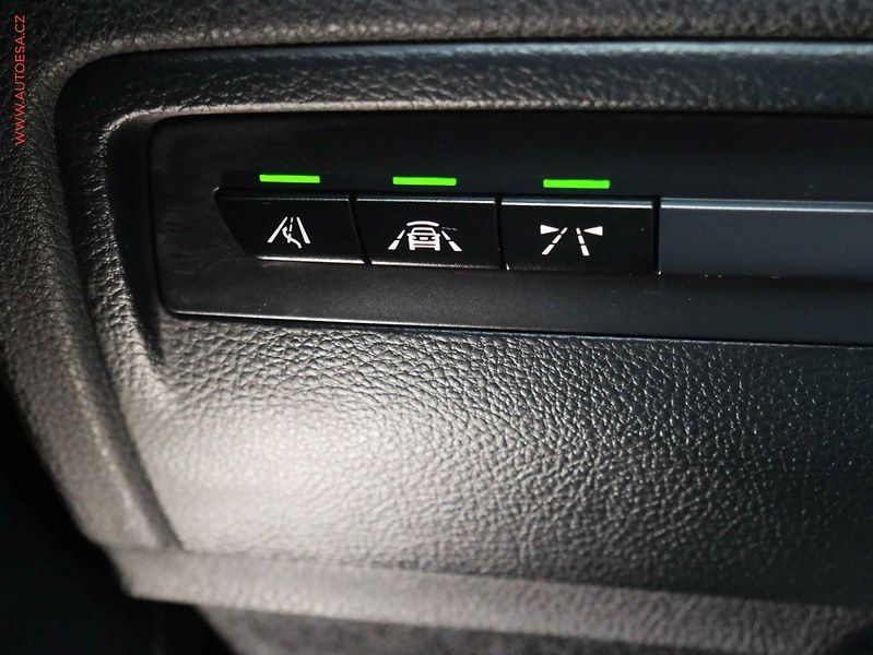 BMW Řada 3 (2019) 2.0D xD, ČR, AT, LED, navi - fotka 21 z 22