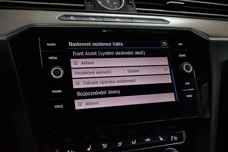 Volkswagen Passat 2.0 TDI 110*DSG* REZERVACE - fotka 30 z 43
