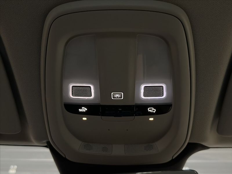 Volvo XC60 (2026) 2,0 B5  Plus Dark - fotka 29 z 31