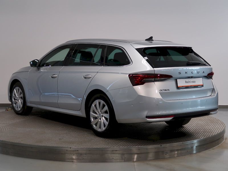 Škoda Octavia (2025) TOP SELECTION 2.0TDI 110KW DSG - fotka 7 z 42