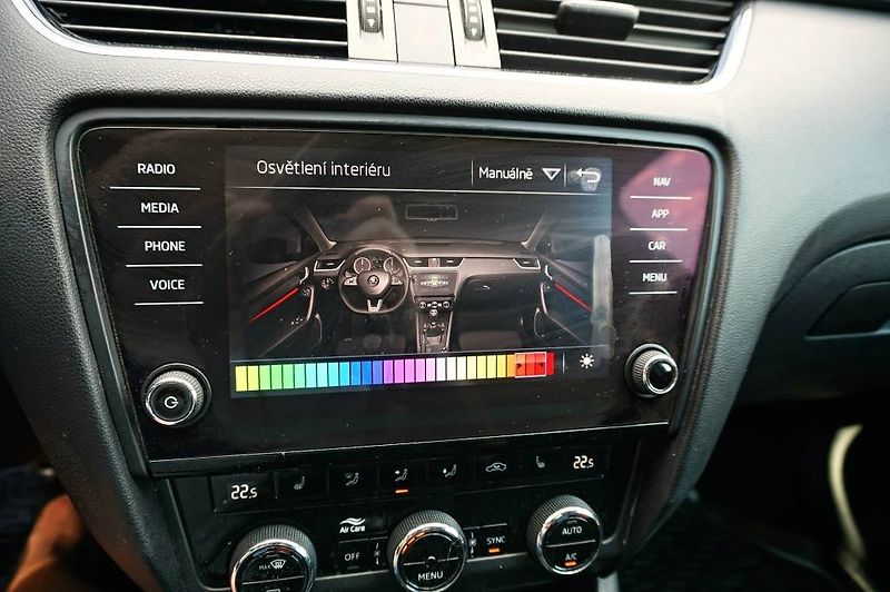 Škoda Octavia (2018) 2,0 TSI 169 kW - fotka 39 z 51
