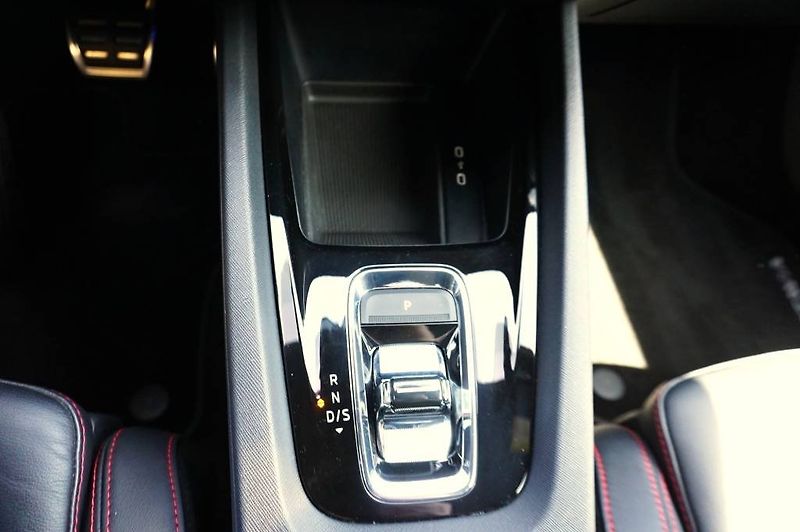 Škoda Octavia (2023) CHALLENGE 2.0 TSI 180 kW - fotka 35 z 50