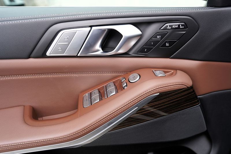 BMW X7 40i xDrive/panorama/7 míst - fotka 17 z 47