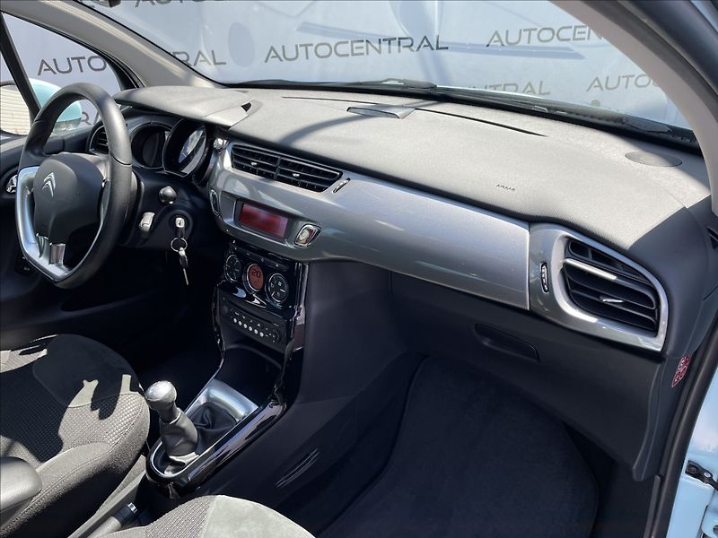Citroën C3 1,4 i,VTi,Exklusive,70kW,serv. - fotka 17 z 21