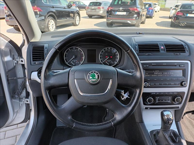 Škoda Octavia 1,2 TSI,77kw,KLIMA,TEMPOMAT, - fotka 13 z 29