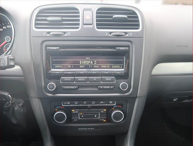 Volkswagen Golf (2012) 1.2 TSI, Tempomat - fotka 12 z 14