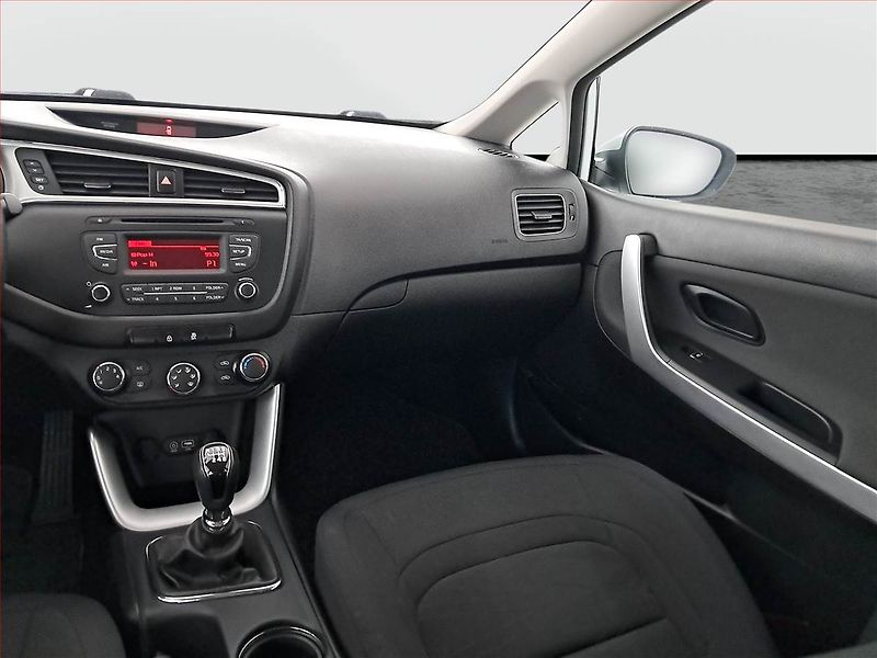 Kia Ceed (2017) 1.4 CRDi, Serv.kniha - fotka 8 z 18