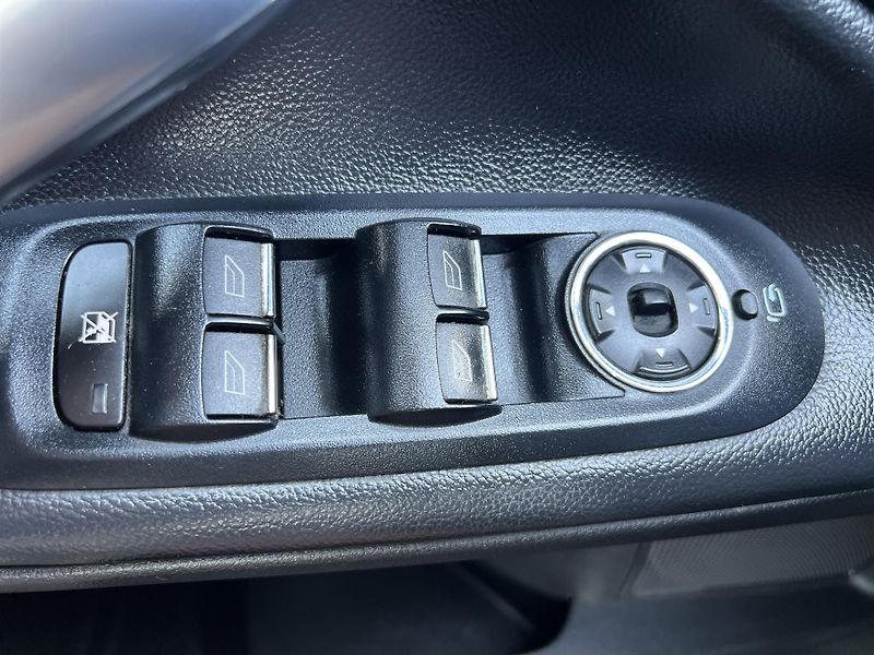 Ford Mondeo 2.0TDCi KLIMA KŮŽE TEMPOMAT - fotka 12 z 38