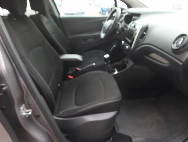 Renault Captur (2019) 1.3 TCe, Serv.kniha, Navi - fotka 9 z 18