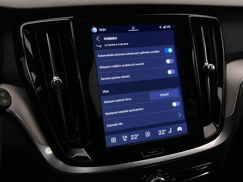Volvo V60 T6 AWD PLUG-IN DARK REZERVACE - fotka 50 z 58