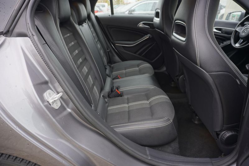 Mercedes-Benz CLA (2017) 200 2,2D SHOOTINGBRAKE AUT. - fotka 24 z 24