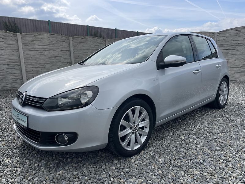 Volkswagen Golf 1.6TDi 105PS  6 HIGHLINE TOP!! - fotka 9 z 176