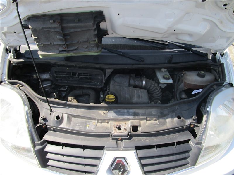 Renault Trafic 2.0dCi 115 Passenger, 9 míst - fotka 38 z 41