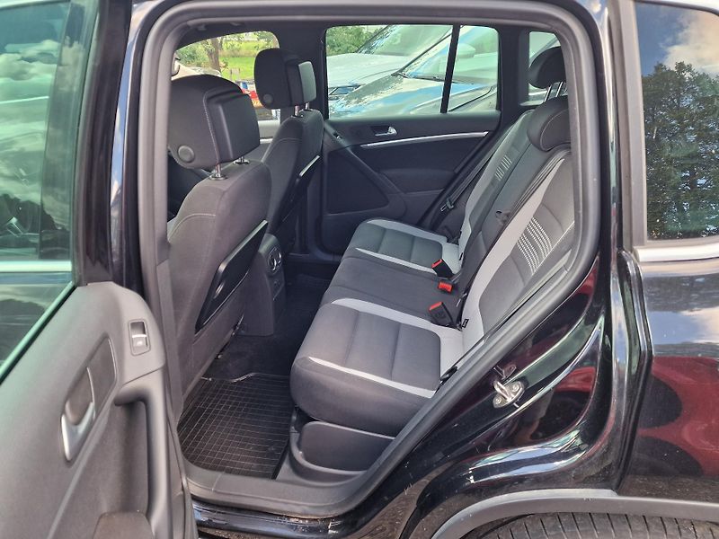 Volkswagen Tiguan 2,0TDI 4x4 LIFE NAVI TZ - fotka 8 z 19
