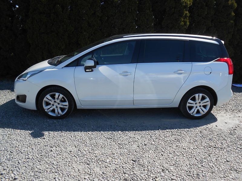 Peugeot 5008 88KW,NAVI,PANORAMA,AUTOMAT - fotka 40 z 45