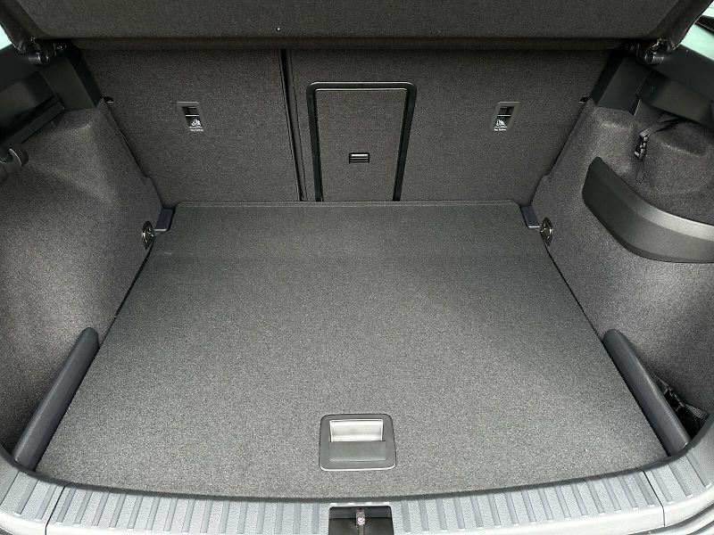 Škoda Karoq 1.5TSi DSG 150PS Top & Selecti - fotka 37 z 40