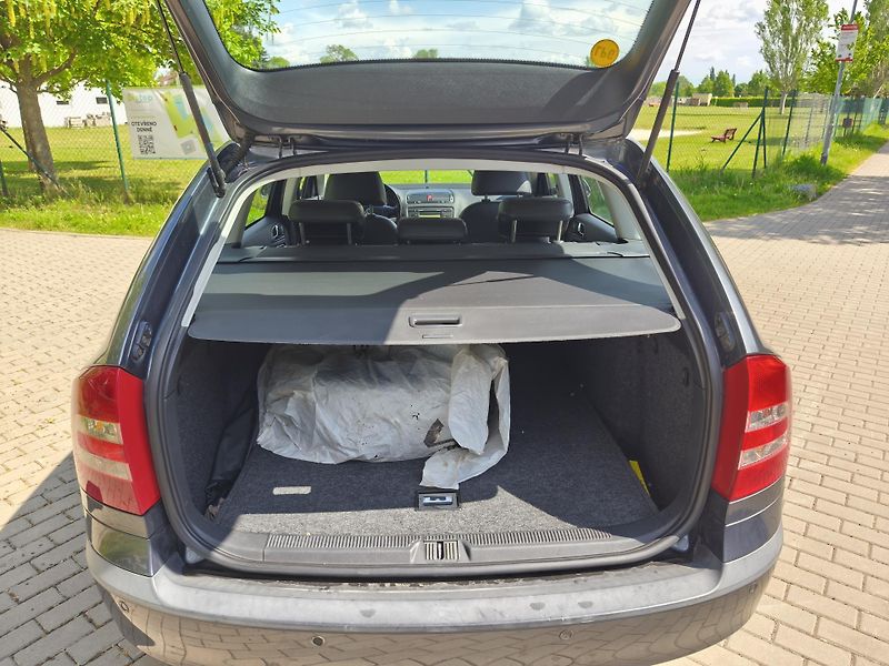 Škoda Octavia 2.0 FSI kombi Elegance LPG - fotka 26 z 29