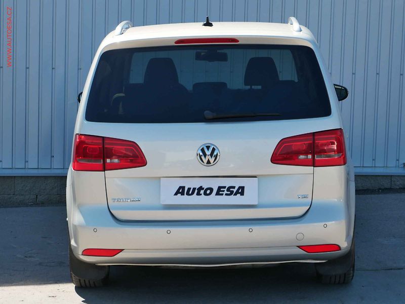 Volkswagen Touran (2010) 1.4TSi, 2.maj,ČR, AC, xenon - fotka 5 z 21