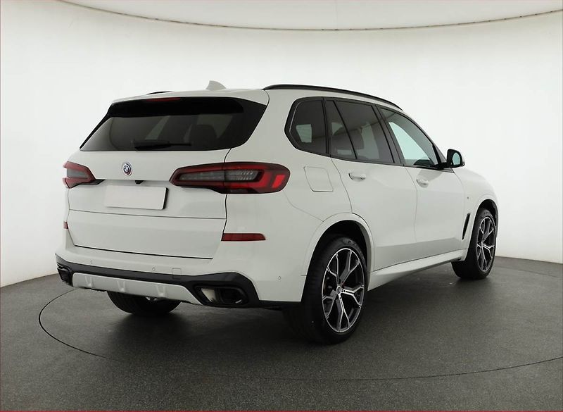 BMW X5 (2023) xDrive30d - fotka 5 z 17